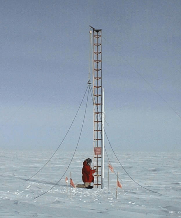 Antenna at the South Pole image