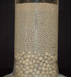 Fixed Bed Ceramic Catalyst Support Balls-Image