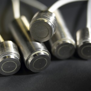 1000°C, 2 Tesla, 107 RADS Displacement Sensors -Image