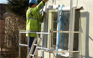 OSHA-Compliant Window-Dec Provides Fall Protection-Image
