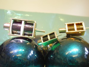 THREE POSITION SOLENOID WITH TOTAL STABILITY-Image