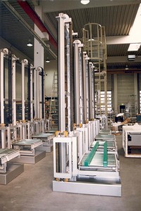 Reciprocating Conveyors Elevate or Lower Boxes-Image