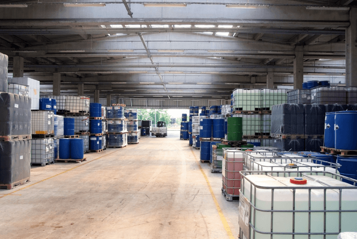 Selecting warehouse services
