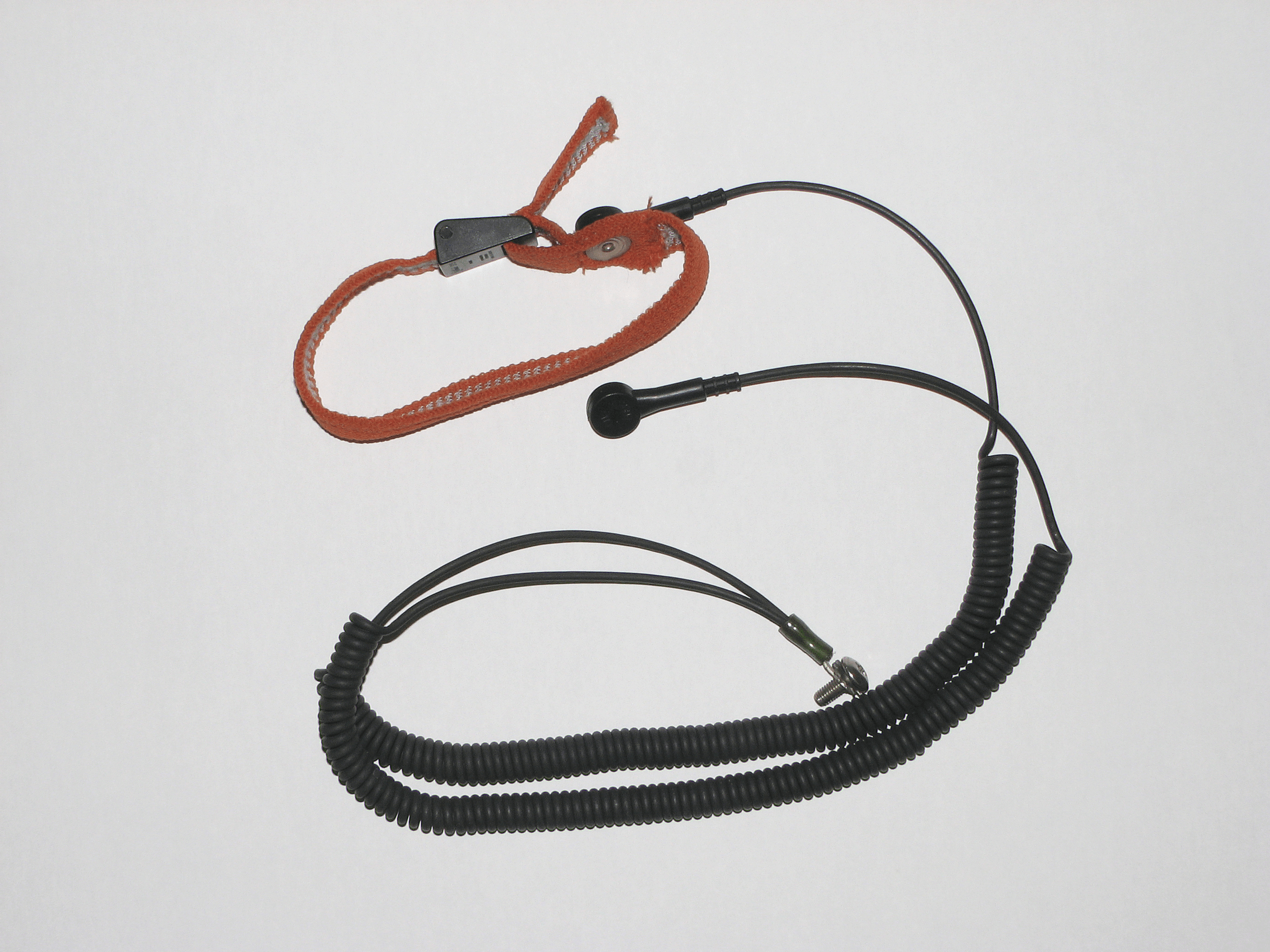 Grounding strap