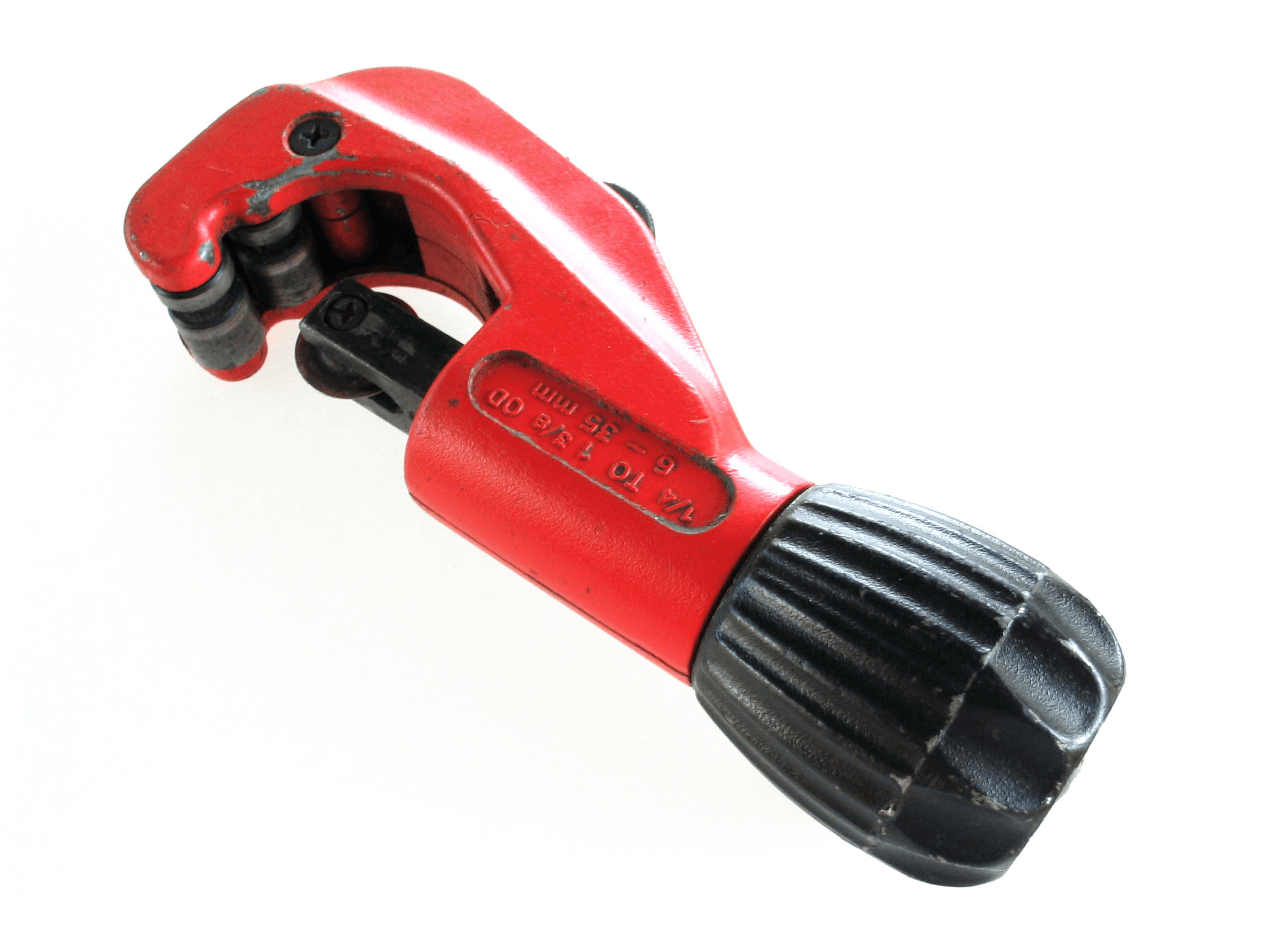 Pipe cutter for composite and plastic pipes