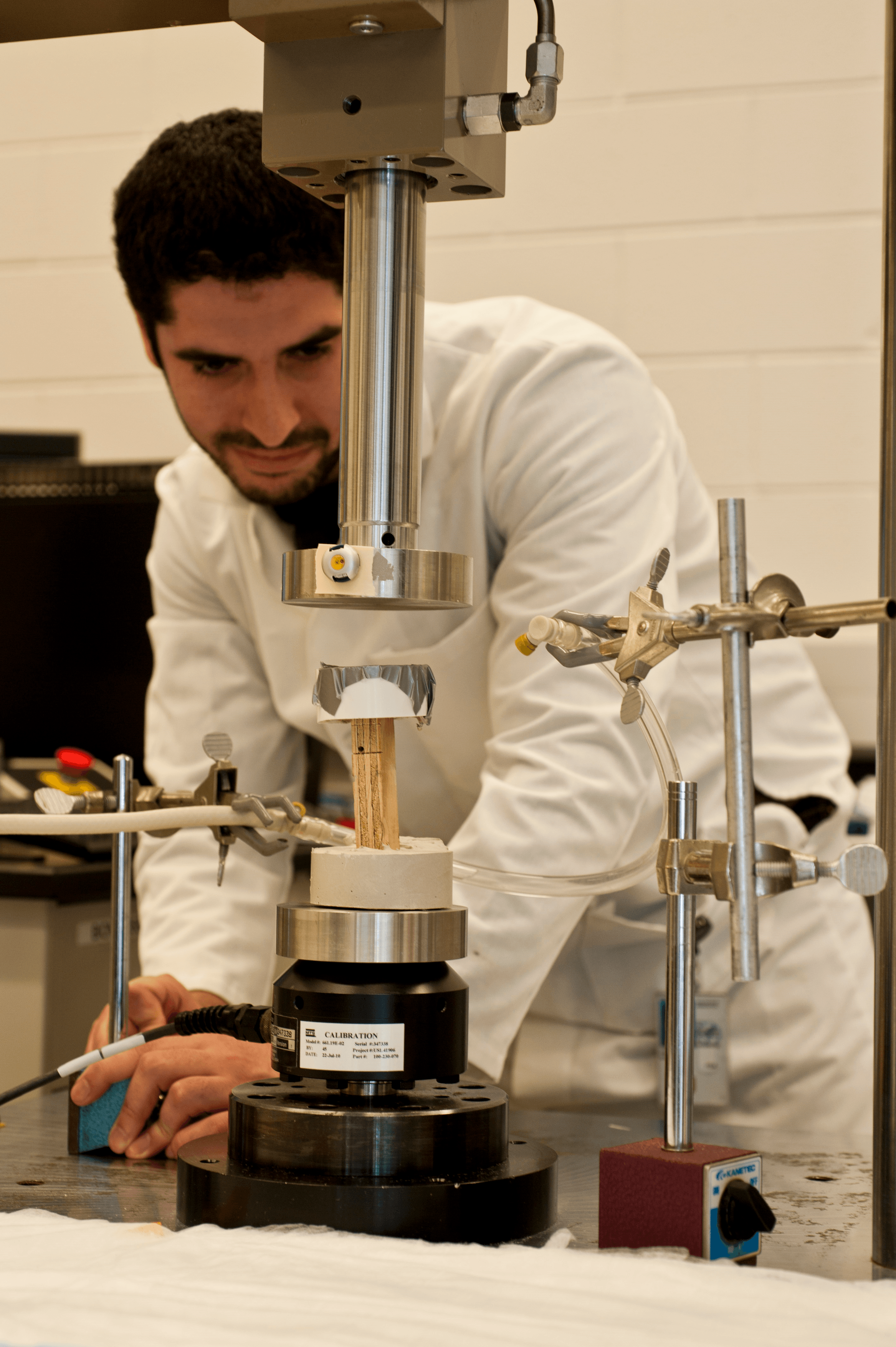 Mechanical testing equipment