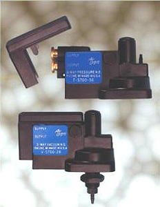 Vacuum and Pressure Piloted 3-Way Valve-Image