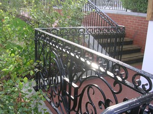 Toughest warm to touch handrail coating-Image