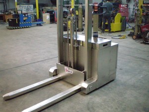 Stainless Steel Straddle Forklift -Image
