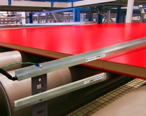 Long Ionizing Bars Eliminate Static Cling-Image