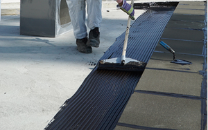 FOAMGLAS® Insulation Keeps Heated Oil Tanks Warm-Image