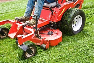 V-belt Range Enhances Groundskeeping Equipment-Image