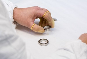 Bearing Re-lubrication Services - Class 10,000-Image