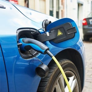 Supporting EV Battery Innovation w/ AEC-Q200 MLCCs-Image