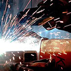 China unveils heavy-duty welding robot with 30-ton capacity